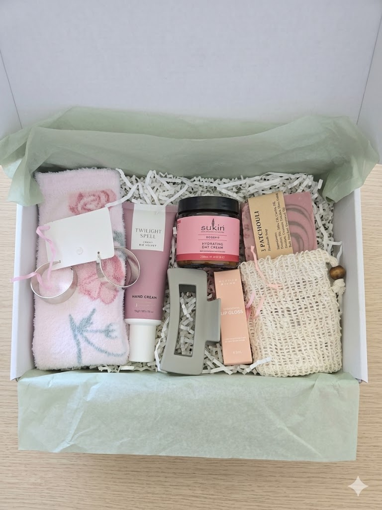 Blush & Glow Gift Box.